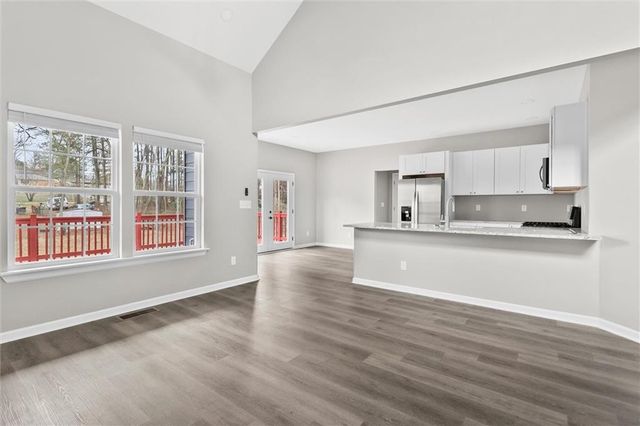 102 Neal Avenue, Stockbridge, GA 30281