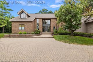 4740 W Wickford, Bloomfield Hills, MI 48302