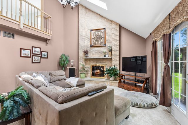2424 Pepper Tree Court, Lisle, IL 60532