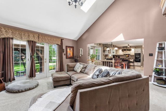 2424 Pepper Tree Court, Lisle, IL 60532