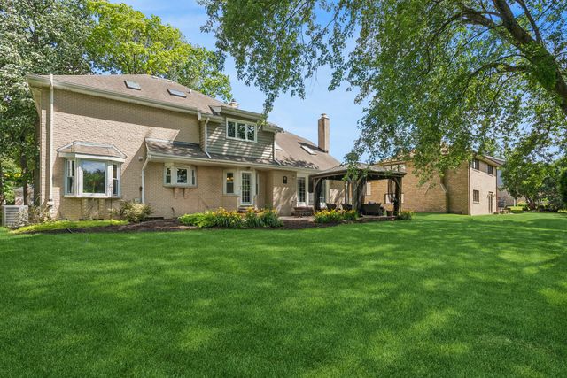 2424 Pepper Tree Court, Lisle, IL 60532