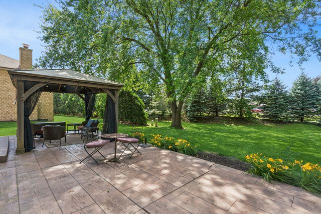 2424 Pepper Tree Court, Lisle, IL 60532