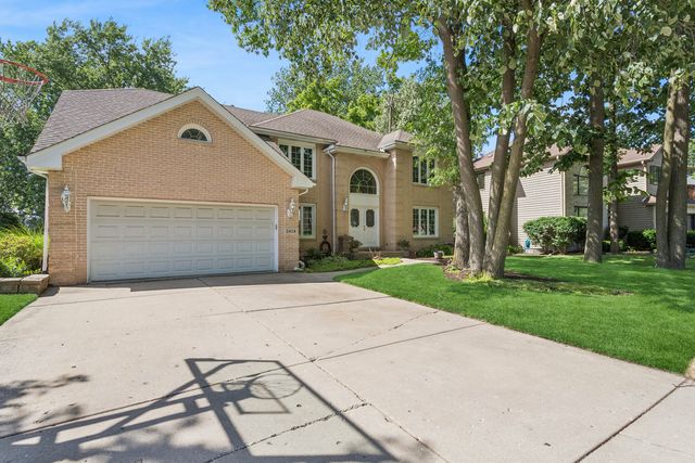 2424 Pepper Tree Court, Lisle, IL 60532