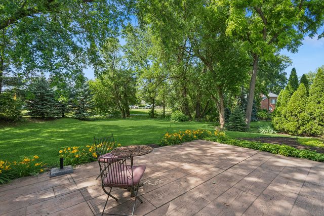 2424 Pepper Tree Court, Lisle, IL 60532