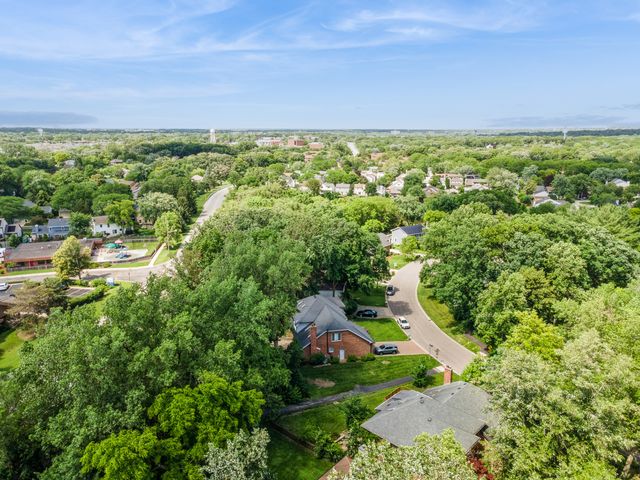 2424 Pepper Tree Court, Lisle, IL 60532
