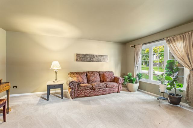 2424 Pepper Tree Court, Lisle, IL 60532