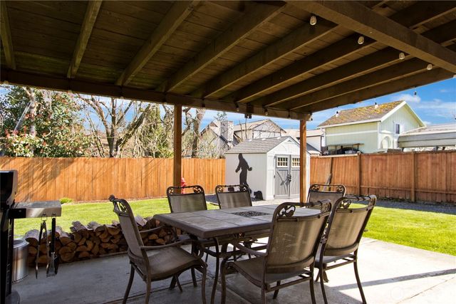 1867 Clovercrest Street, Enumclaw, WA 98022