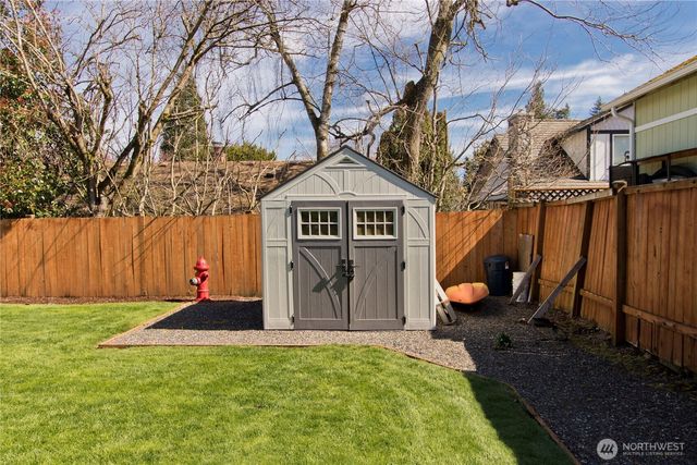 1867 Clovercrest Street, Enumclaw, WA 98022