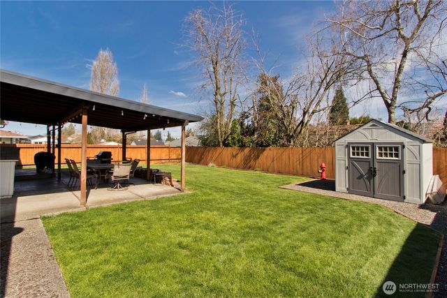 1867 Clovercrest Street, Enumclaw, WA 98022