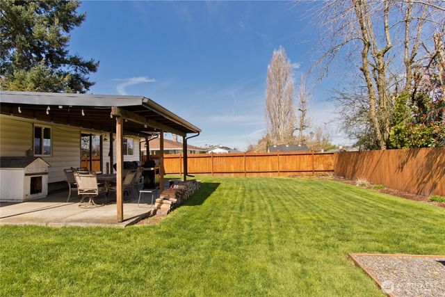 1867 Clovercrest Street, Enumclaw, WA 98022