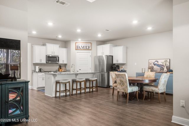 5374 Leeds Lane, Biloxi, MS 39532