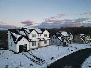 50 Southfield Falls, Monroe, NY 10950