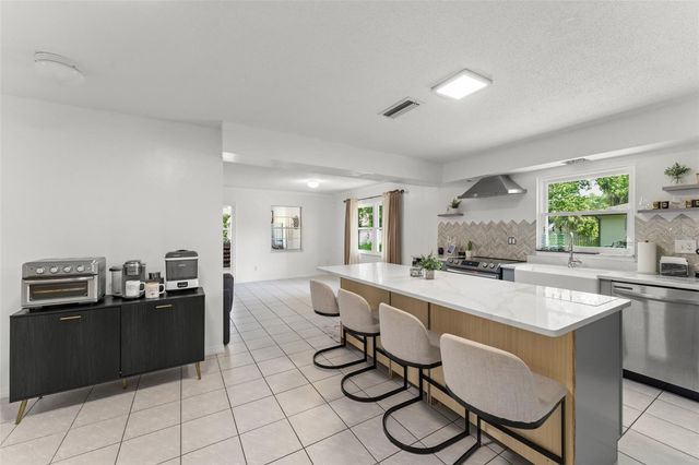 429 VIRGINIA AVENUE, St Cloud, FL 34769