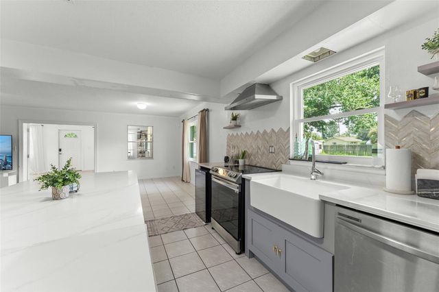 429 VIRGINIA AVENUE, St Cloud, FL 34769