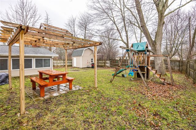 17 Amsden Drive, Henrietta, NY 14623