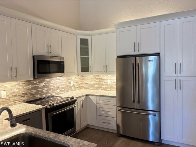55 Emerald Woods DR C8, Naples, FL 34108