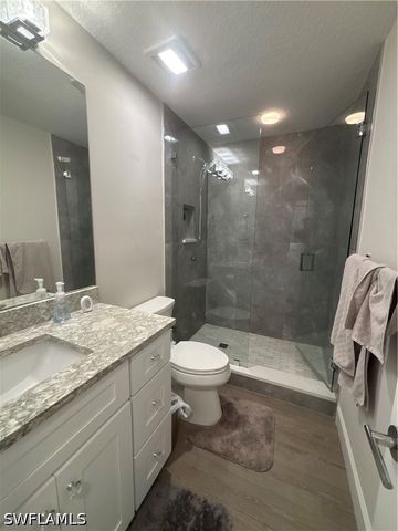 55 Emerald Woods DR C8, Naples, FL 34108