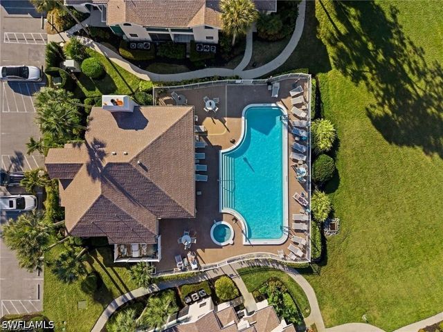 55 Emerald Woods DR C8, Naples, FL 34108