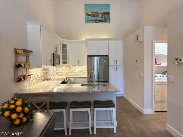 55 Emerald Woods DR C8, Naples, FL 34108