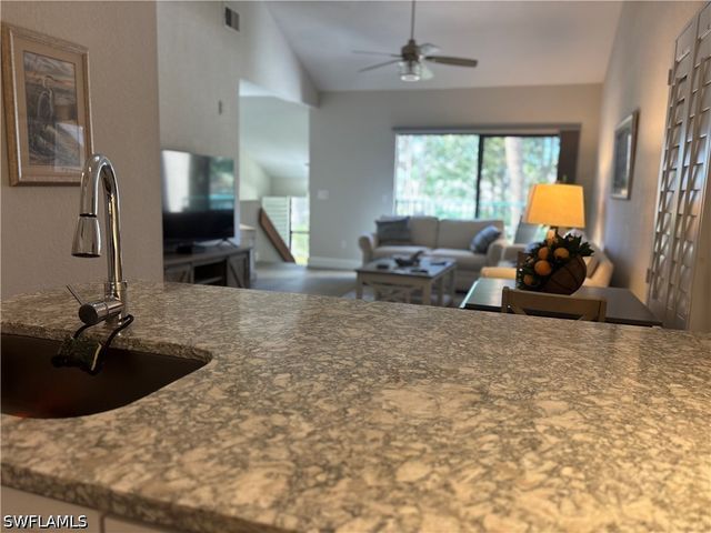 55 Emerald Woods DR C8, Naples, FL 34108