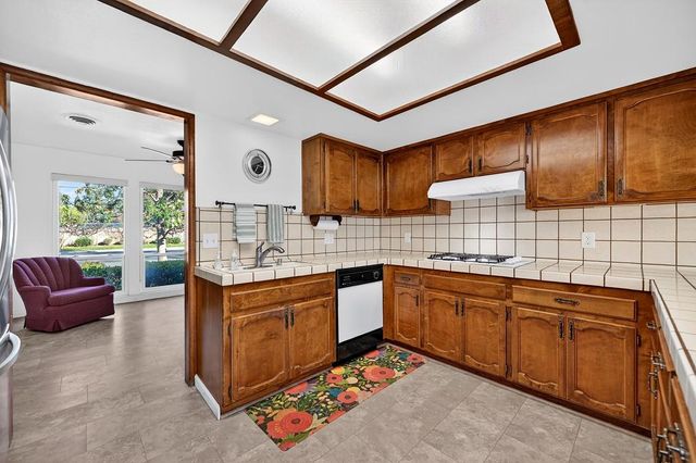 1660 Stabler Ln, Yuba City, CA 95993