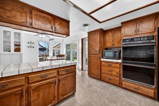 1660 Stabler Ln, Yuba City, CA 95993