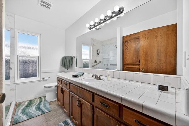 1660 Stabler Ln, Yuba City, CA 95993