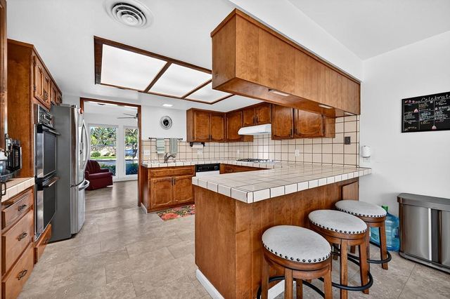 1660 Stabler Ln, Yuba City, CA 95993