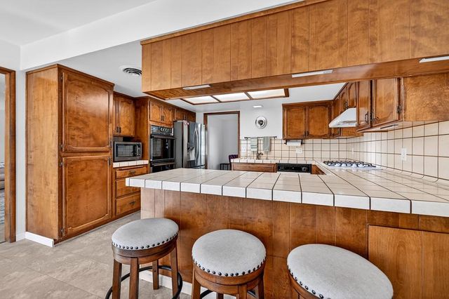 1660 Stabler Ln, Yuba City, CA 95993