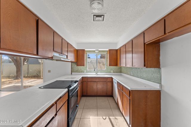 433 N OXBOW Drive, Wickenburg, AZ 85390