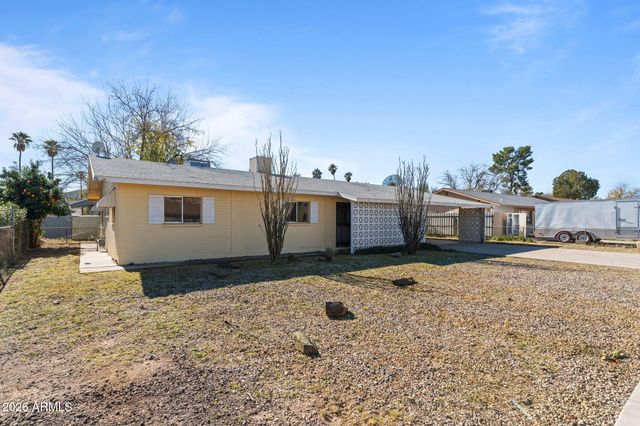 433 N OXBOW Drive, Wickenburg, AZ 85390