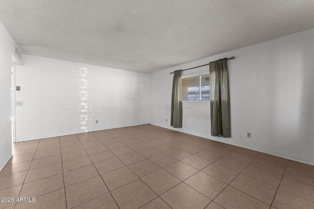 433 N OXBOW Drive, Wickenburg, AZ 85390