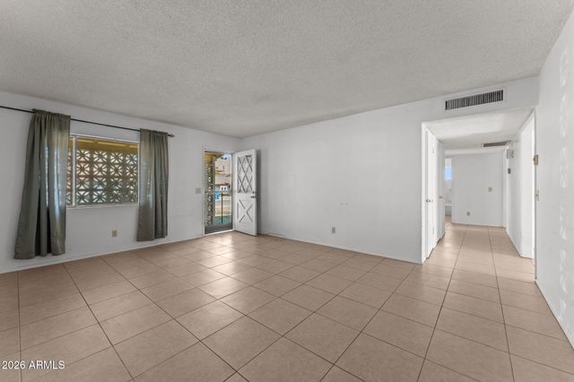 433 N OXBOW Drive, Wickenburg, AZ 85390