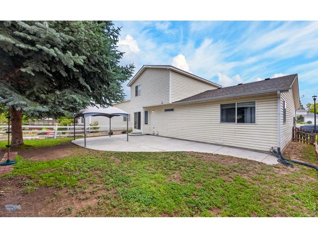 1155 Trout Creek Cir, Longmont, CO 80504