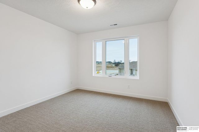 21420 Z Street, Elkhorn, NE 68022