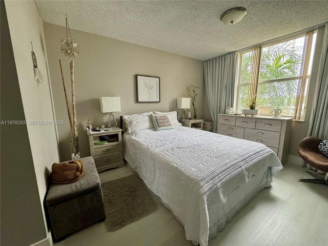 2711 Ocean Club Blvd 202, Dania Beach, FL 33019