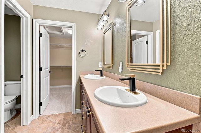 9218 Viaggio Way, Littleton, CO 80126