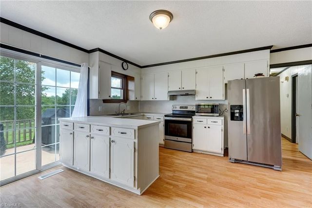 3270 Nc Highway 135, Stoneville, NC 27048