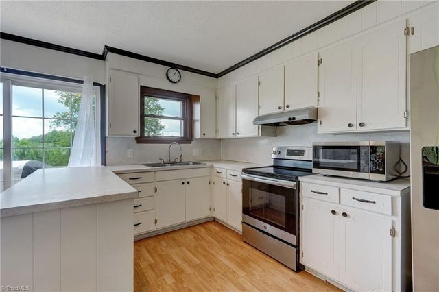 3270 Nc Highway 135, Stoneville, NC 27048