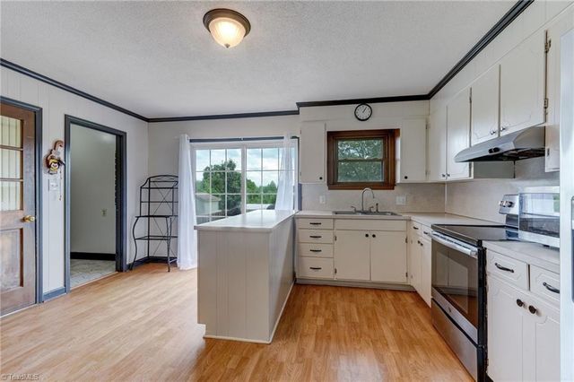 3270 Nc Highway 135, Stoneville, NC 27048