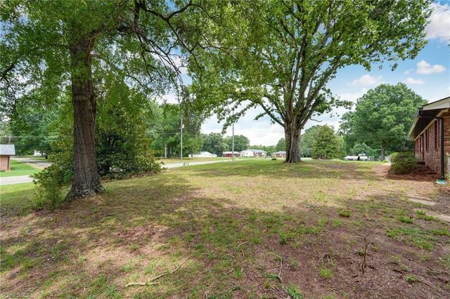 3270 Nc Highway 135, Stoneville, NC 27048