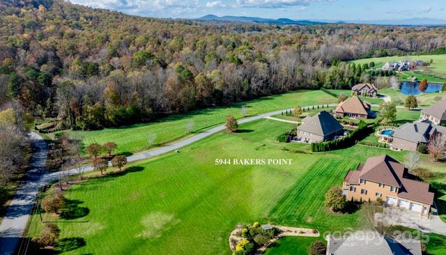 5944 Bakers Point, Hickory, NC 28602