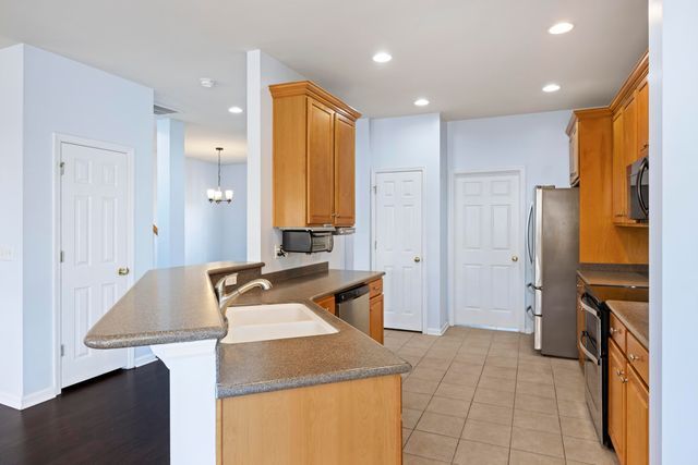 7326 Kestrel Trail, Hanahan, SC 29410