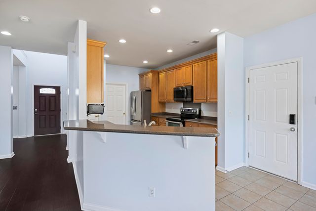 7326 Kestrel Trail, Hanahan, SC 29410