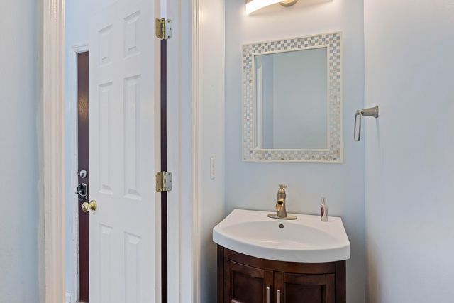 7326 Kestrel Trail, Hanahan, SC 29410