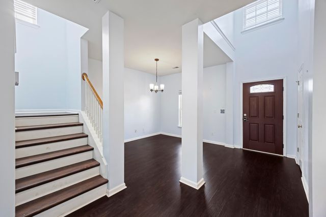 7326 Kestrel Trail, Hanahan, SC 29410