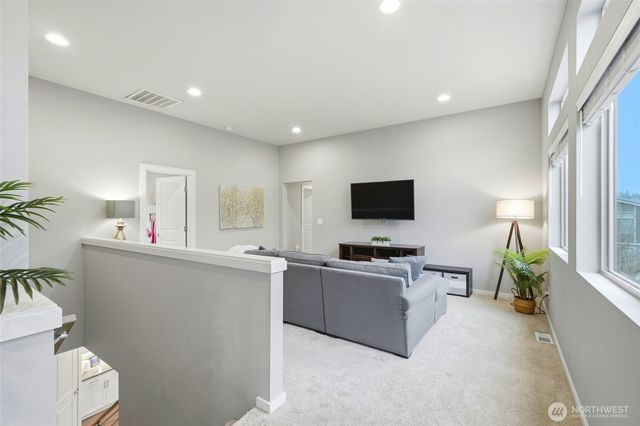 32909 Crystal Lakes Lane, Black Diamond, WA 98010