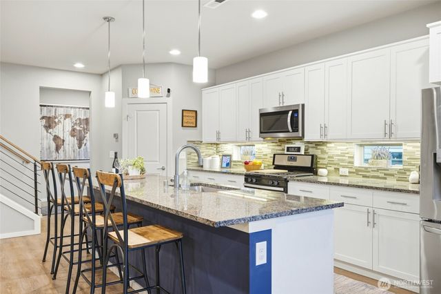 32909 Crystal Lakes Lane, Black Diamond, WA 98010