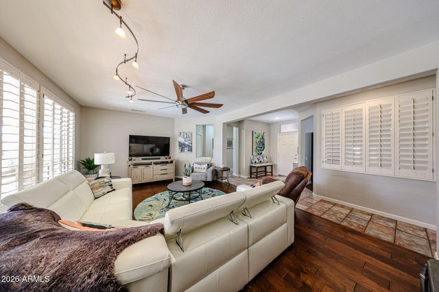 16021 W SILVER BREEZE Drive, Surprise, AZ 85374