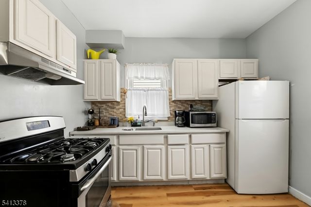 218 Elmwood Ave, East Orange City, NJ 07018